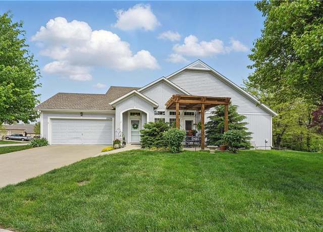 Property at 22506 W 72nd St, Shawnee, KS 66227, 2 beds, 2 baths