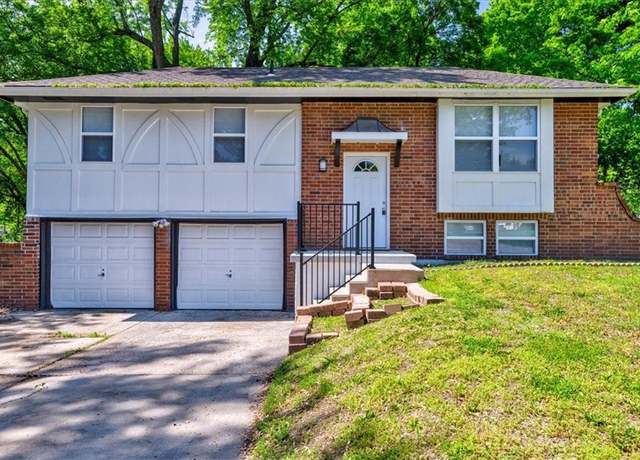Property at 209 SW Queens Ln, Blue Springs, MO 64014, 3 beds, 3 baths