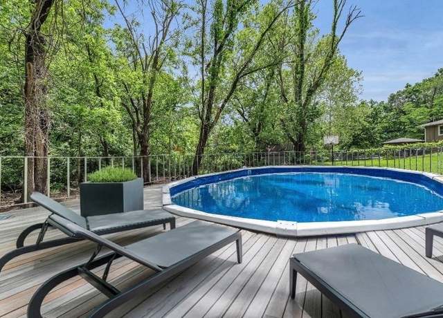 Property at 2311 Shawnee Dr, Kansas City, KS 66106, 3 beds, 2 baths