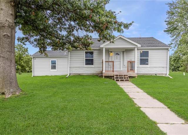 Property at 7486 Newton Rd, Odessa, MO 64076, 3 beds, 2 baths