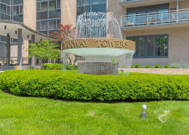 Property at 4545 Wornall Rd #208, Kansas City, MO 64111, 1 bed, 1 bath