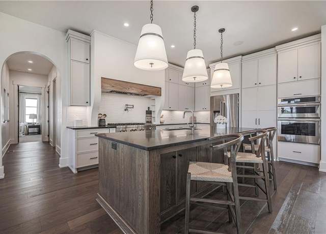Property at 8512 N Booth Ave, Kansas City, MO 64157, 5 beds, 4.5 baths