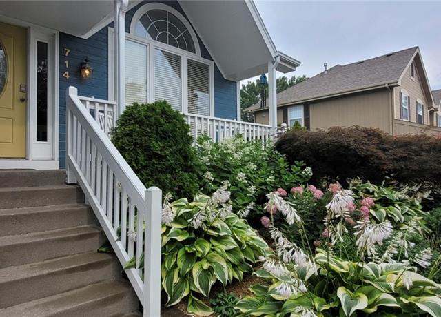 Property at 714 Shiloh Dr, Raymore, MO 64083, 4 beds, 2.5 baths