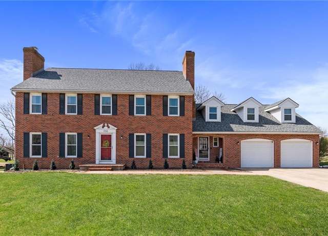 Property at 1705 S Nicklaus Dr, Clinton, MO 64735, 4 beds, 3 baths