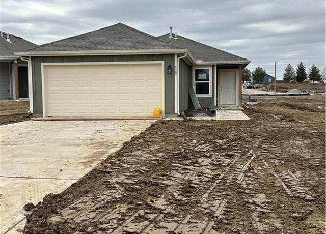 Property at 420 Park Hill Dr, Tonganoxie, KS 66086, 3 beds, 2 baths