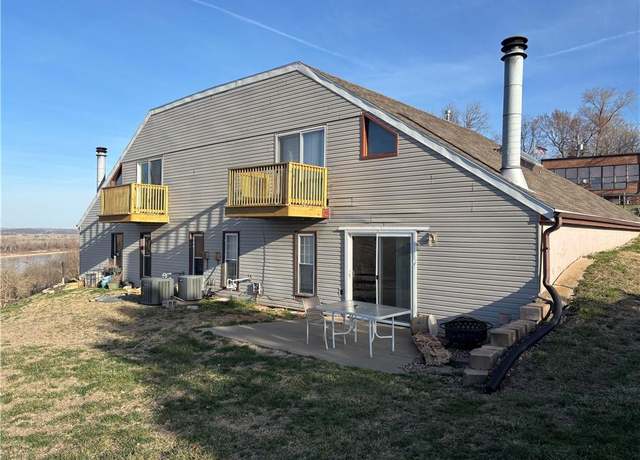Property at 306 W Antoine St, St Joseph, MO 64501