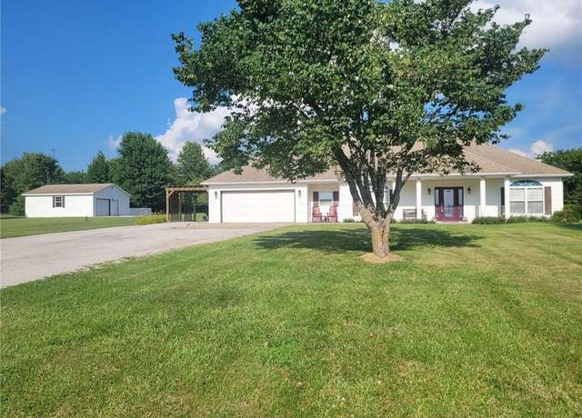 Property at 791 NW 31 Rd, Warrensburg, MO 64093, 3 beds, 2.5 baths
