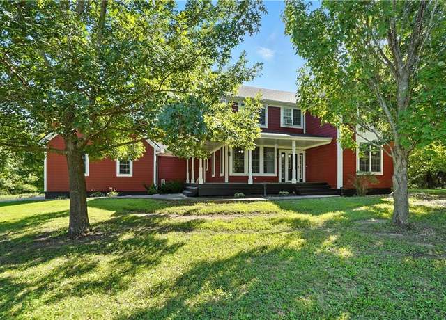 Property at 24801 E Twin Pines Dr, Harrisonville, MO 64701, 4 beds, 3.5 baths
