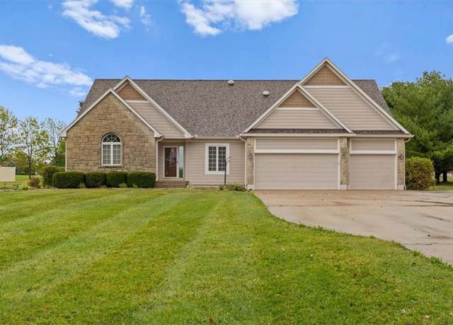 Photo of 27106 E Outer Belt Rd, Greenwood, MO 64034