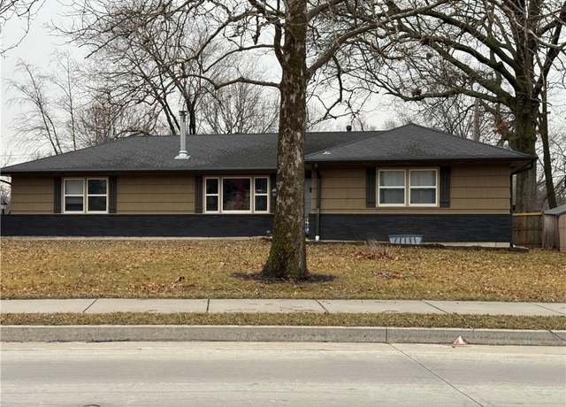 Property at 1403 E Mechanic St, Harrisonville, MO 64701, 4 beds, 2.5 baths