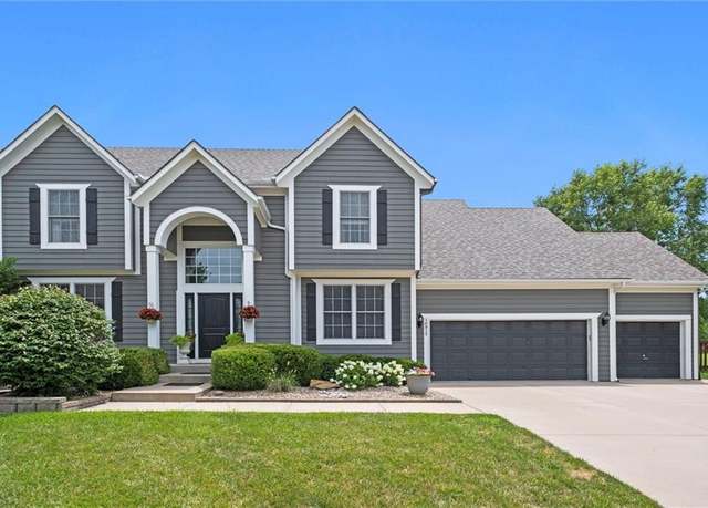 Property at 16815 W 161st Ter, Olathe, KS 66062, 4 beds, 3.5 baths