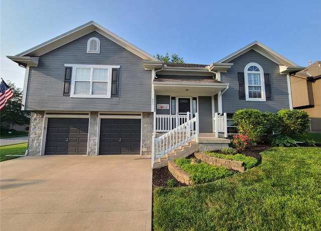 Property at 421 Granite Dr, Raymore, MO 64083, 3 beds, 2 baths