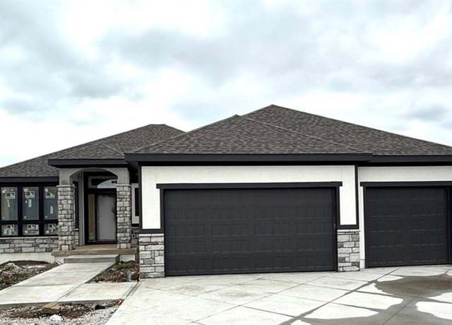 Property at 2319 SW Serena Pl, Lee's Summit, MO 64082, 4 beds, 2.5 baths