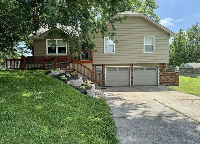 Property at 1019 NE 114th Ter, Kansas City, MO 64155, 3 beds, 2 baths