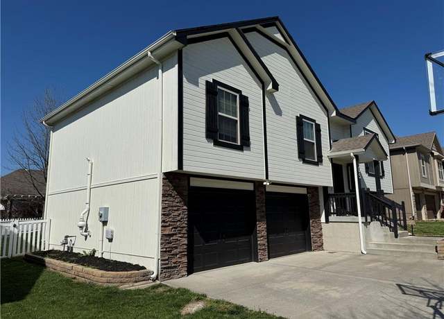 Property at 105 SE Hanging Garden St, Blue Springs, MO 64064, 4 beds, 3 baths