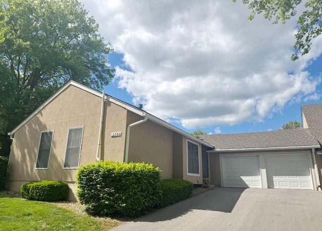 Property at 12580 W 108th Ter, Overland Park, KS 66210, 3 beds, 2 baths