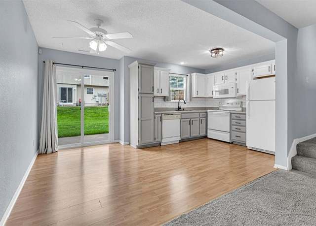 Property at 1413 SE Norwood Dr, Lee's Summit, MO 64081, 2 beds, 2.5 baths