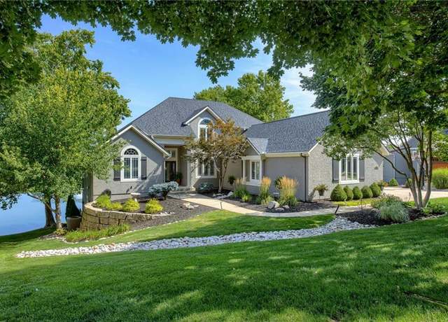 Property at 9520 W 146th St, Overland Park, KS 66221, 5 beds, 4.5 baths