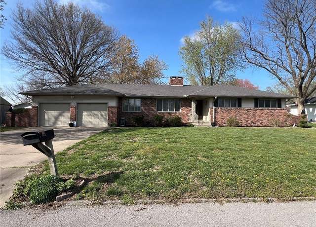Property at 512 W Mckinley St, Frontenac, KS 66763, 3 beds, 3 baths