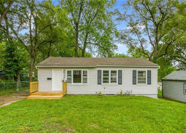 Property at 704 W 38th St N, Independence, MO 64052, 3 beds, 1 bath