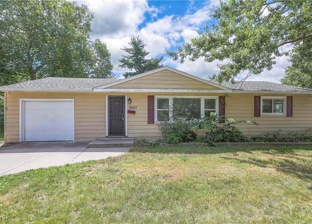 Property at 8707 E 80th Ter, Raytown, MO 64138, 3 beds, 2 baths