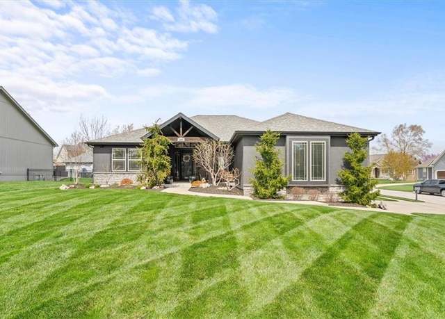Property at 20880 W 224th St, Spring Hill, KS 66083, 4 beds, 3 baths