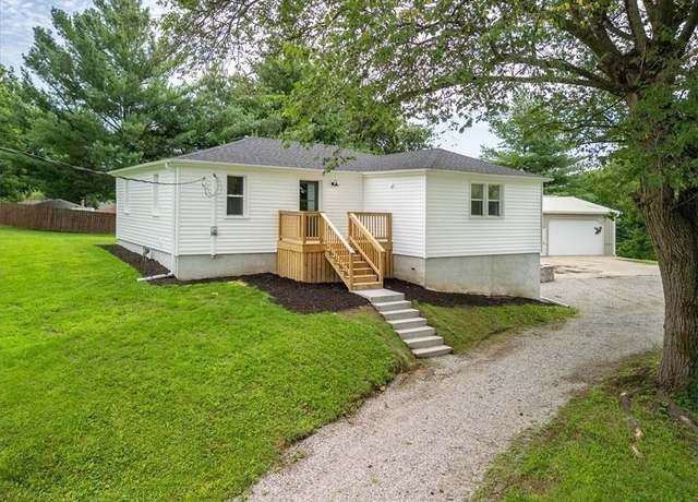 Property at 2832 Rushmore Ln, St Joseph, MO 64505, 3 beds, 2 baths