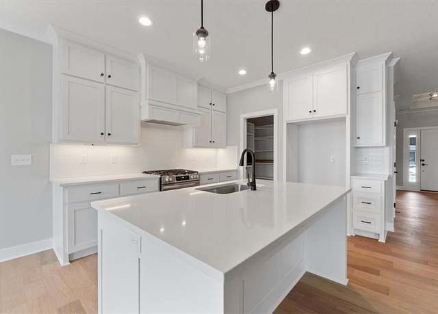 Property at 24974 W 94th Pl, Lenexa, KS 66227, 2 beds, 2 baths