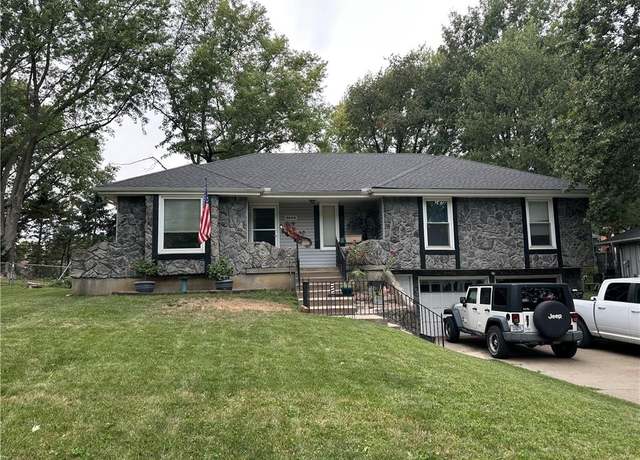 Property at 9644 N Campbell Dr, Kansas City, MO 64155, 3 beds, 2.5 baths