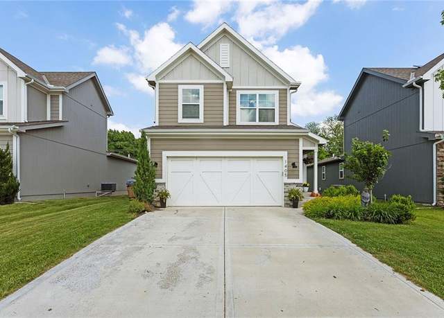 Property at 1405 Newport Ln, Raymore, MO 64083, 4 beds, 3.5 baths
