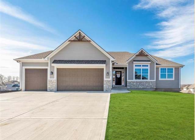Property at 2303 SW Serena Pl, Lee's Summit, MO 64082, 4 beds, 3 baths