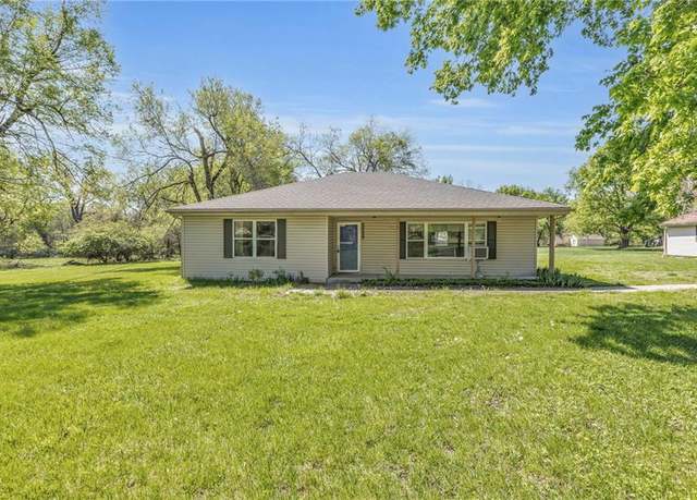 Property at 5211 E 141 St, Grandview, MO 64030, 3 beds, 1 bath