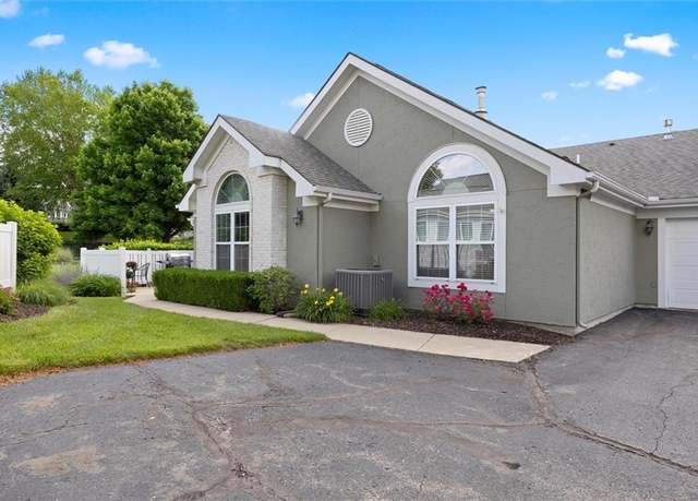 Property at 7149 Meadow View St, Shawnee, KS 66227, 3 beds, 2 baths