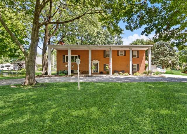 Property at 505 NW Watson Rd, Lee's Summit, MO 64063, 5 beds, 3.5 baths