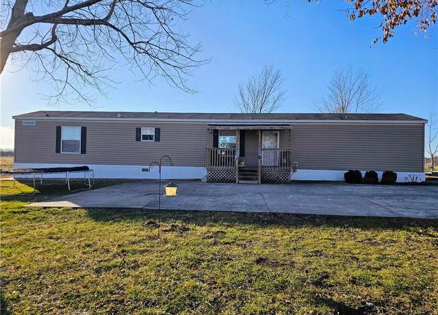 Property at 120 NE 600th Rd, Warrensburg, MO 64093, 3 beds, 2 baths