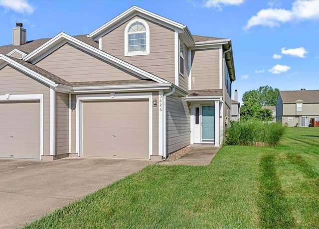 Property at 5626 NW Moonlight Meadow Ct, Lee's Summit, MO 64064, 3 beds, 2.5 baths