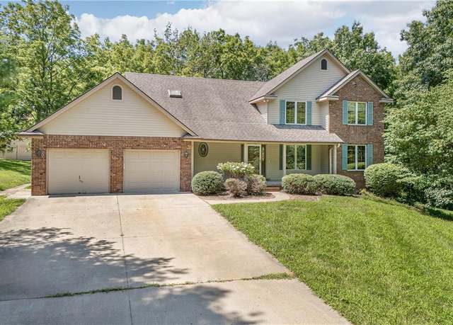 Property at 2504 N Leonard Rd, St Joseph, MO 64506, 3 beds, 2.5 baths