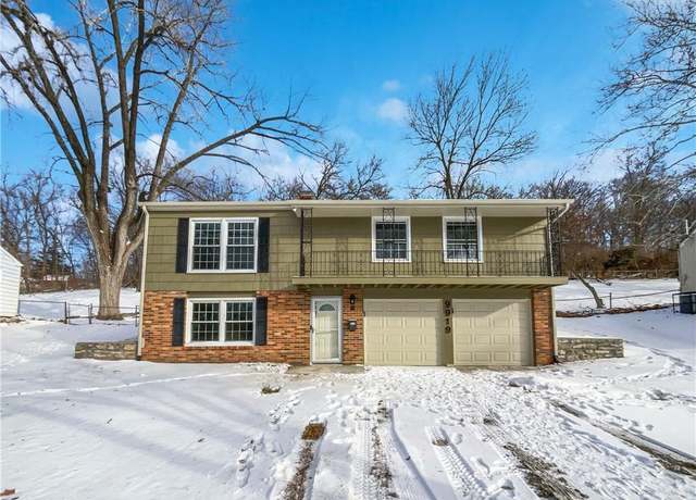 Property at 9919 Harrison St, Kansas City, MO 64131, 3 beds, 2 baths