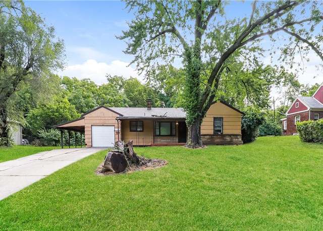 Property at 7541 Olive St, Kansas City, MO 64130, 2 beds, 1.5 baths