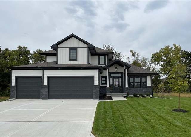 Property at 3217 SW Saddlebred Ter, Lee's Summit, MO 64082, 6 beds, 4.5 baths