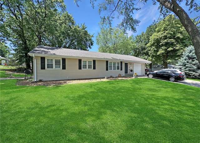 Property at 2221 N 23rd St, Lexington, MO 64067, 3 beds, 2 baths