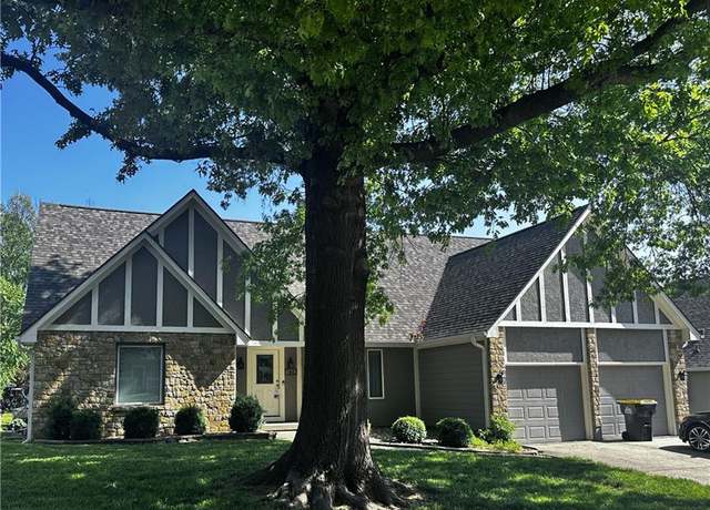 Property at 1817 NE Waterfield Ln, Blue Springs, MO 64014, 3 beds, 3.5 baths