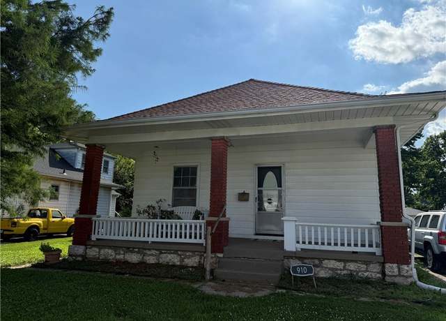 Property at 910 N Lynn St, Independence, MO 64050, 2 beds, 1 bath
