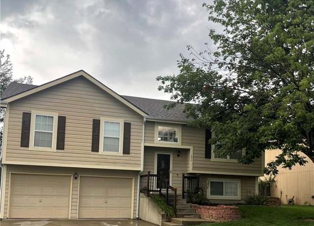 Property at 626 E 15th St, Eudora, KS 66025, 3 beds, 3 baths