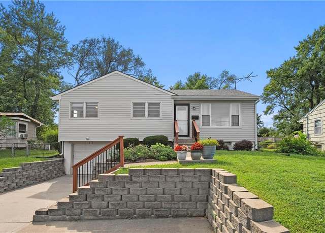 Property at 612 S Cedar St, Belton, MO 64012, 3 beds, 1 bath