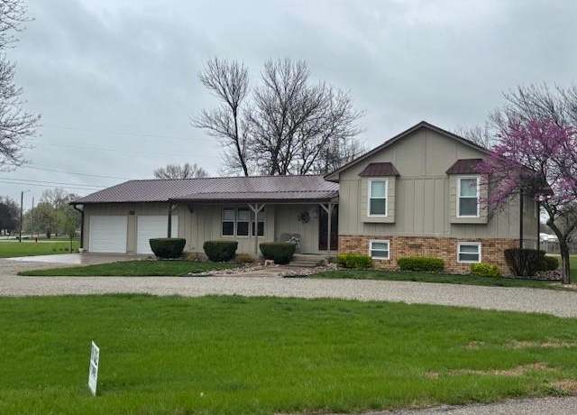 Property at 1424 Alleghany St, Burlington, KS 66839, 4 beds, 3.5 baths