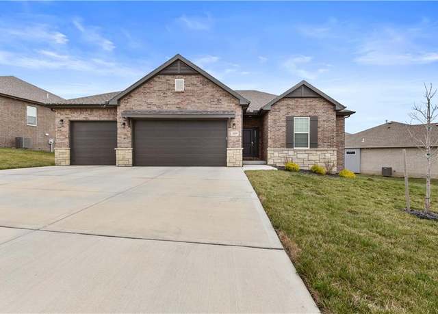Property at 3225 N 109th Pl, Kansas City, KS 66109, 3 beds, 2 baths