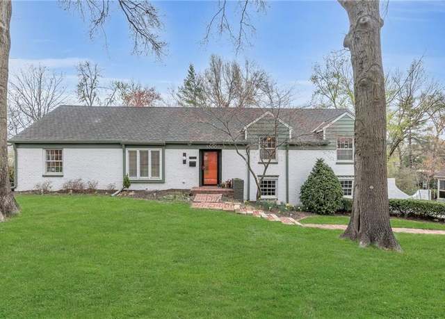 Property at 3300 W 97th Pl, Leawood, KS 66206, 5 beds, 3.5 baths