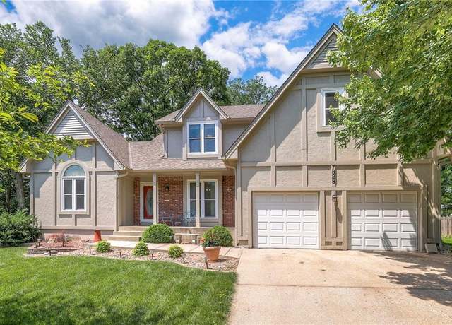 Property at 7828 Twilight Ln, Lenexa, KS 66217, 4 beds, 2.5 baths