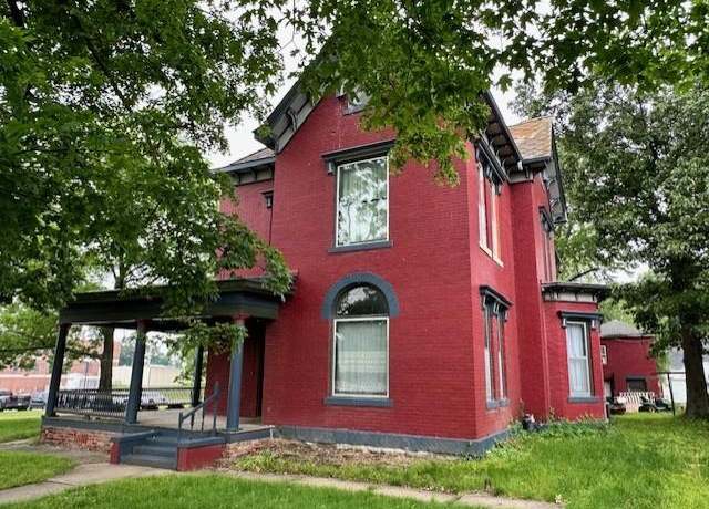Property at 624 S Ash St, Nevada, MO 64772, 3 beds, 2 baths